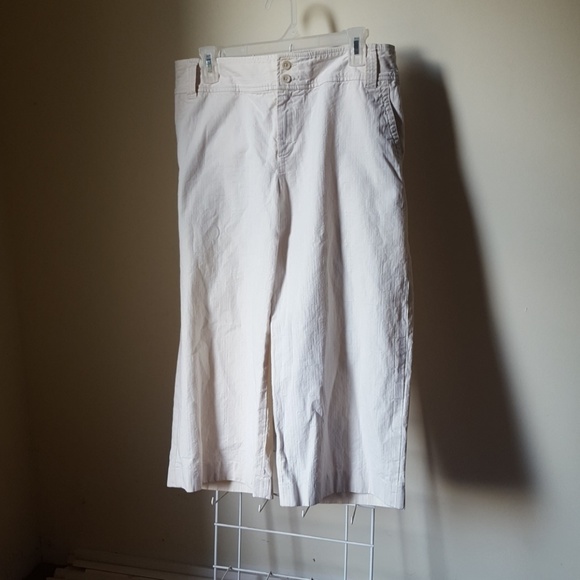 Banana Republic💙 Cream Color Cotton Capri Pants - Picture 1 of 5